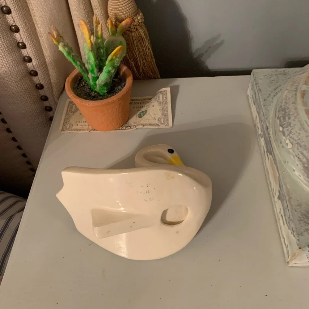 Vintage Ceramic Cream Swan Figurine
